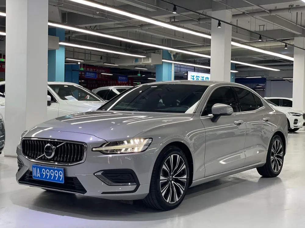 Volvo S60, 2022