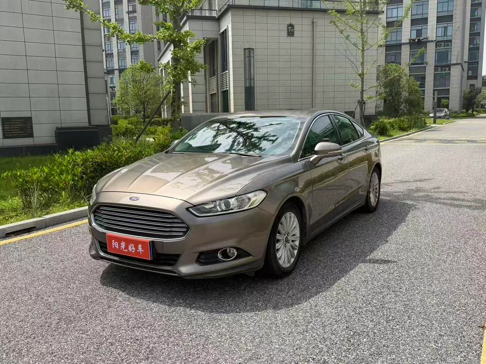 Ford Mondeo 2.0L GTDi200 Fashion Version, 2013 — фото 1