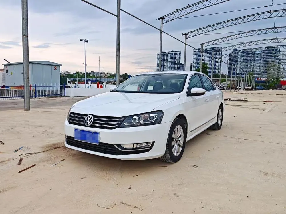 Volkswagen Passat 1.4TSI DSG Premium Edition, 2014 — фото 1