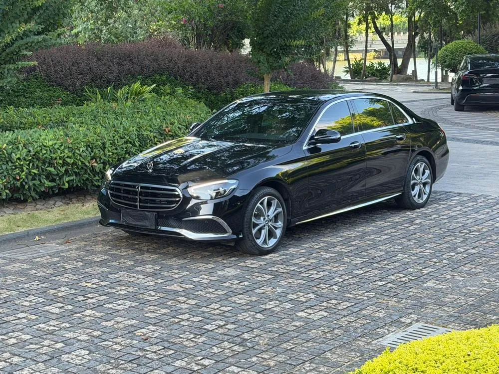 Mercedes-Benz E-Class, 2022