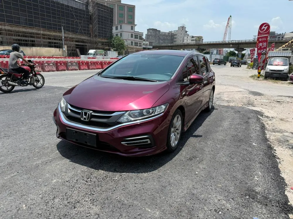 Honda Jade 1.8L Auto Comfort Edition 5 Seater, 2017 — фото 1