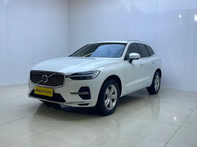 Volvo XC60 B5 4WD Luxury Edition, 2022 — фото 1