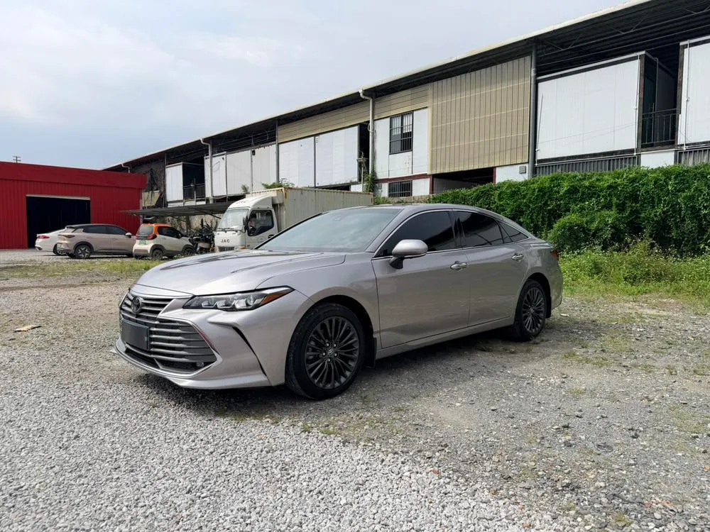 Toyota Avalon 2.0L XLE Prestige Edition CN6, 2019 — фото 1