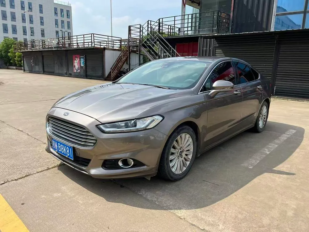 Ford Mondeo 2.0L GTDi200 Luxury Version, 2013 — фото 1