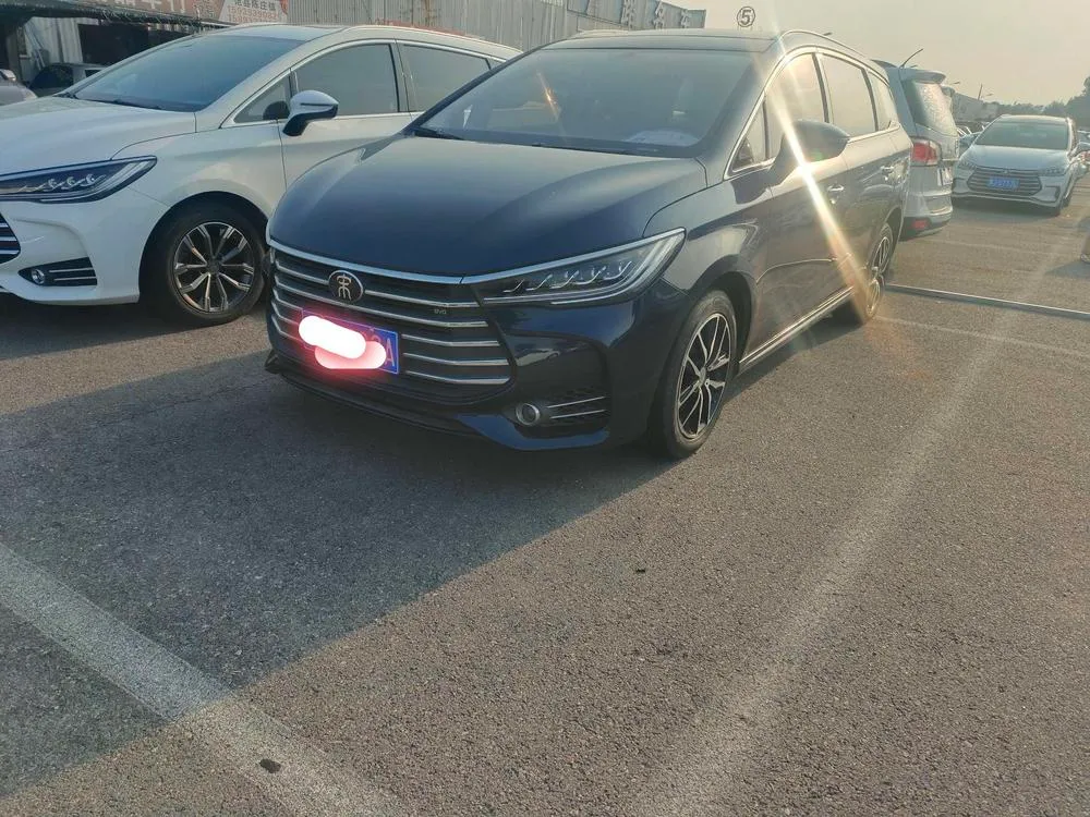 BYD Song MAX 1.5T Auto Smart Connected Elite Version 7 Seater, 2017 — фото 1