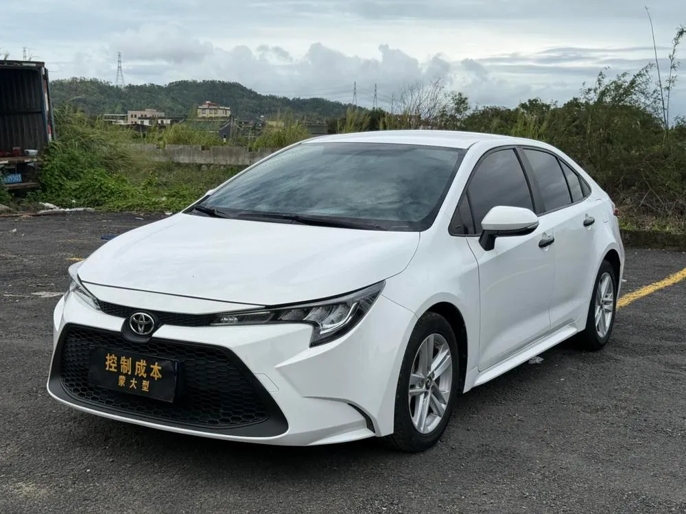 Toyota Levin TNGA 1.5L Leading Edition, 2021 — фото 1
