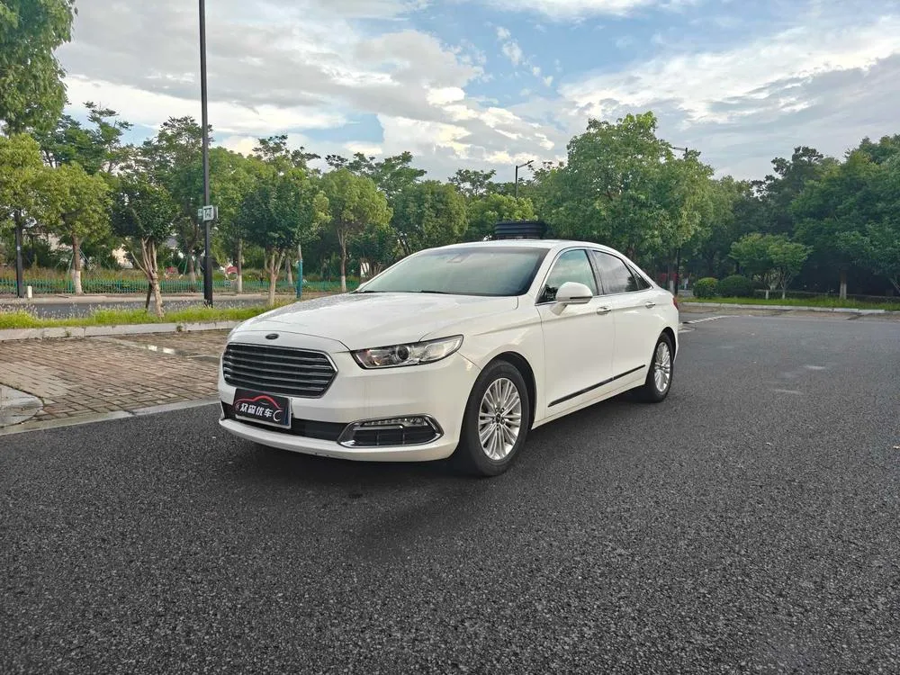 Ford Taurus EcoBoost 245 Fashion Version, 2015 — фото 1