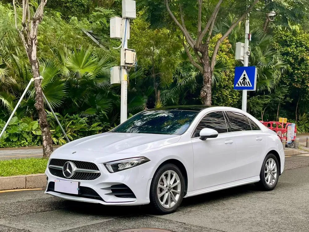 Mercedes-Benz A-Class Facelift A 200 L Sport Fashion Edition, 2022 — фото 1