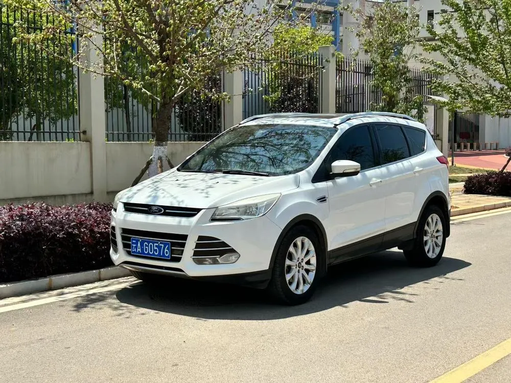 Ford Kuga, 2013