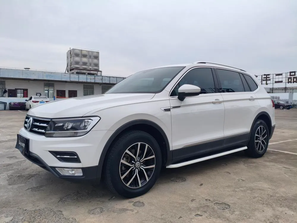 Volkswagen Tiguan L 330TSI Auto 2WD Comfort Edition, 2017 — фото 1