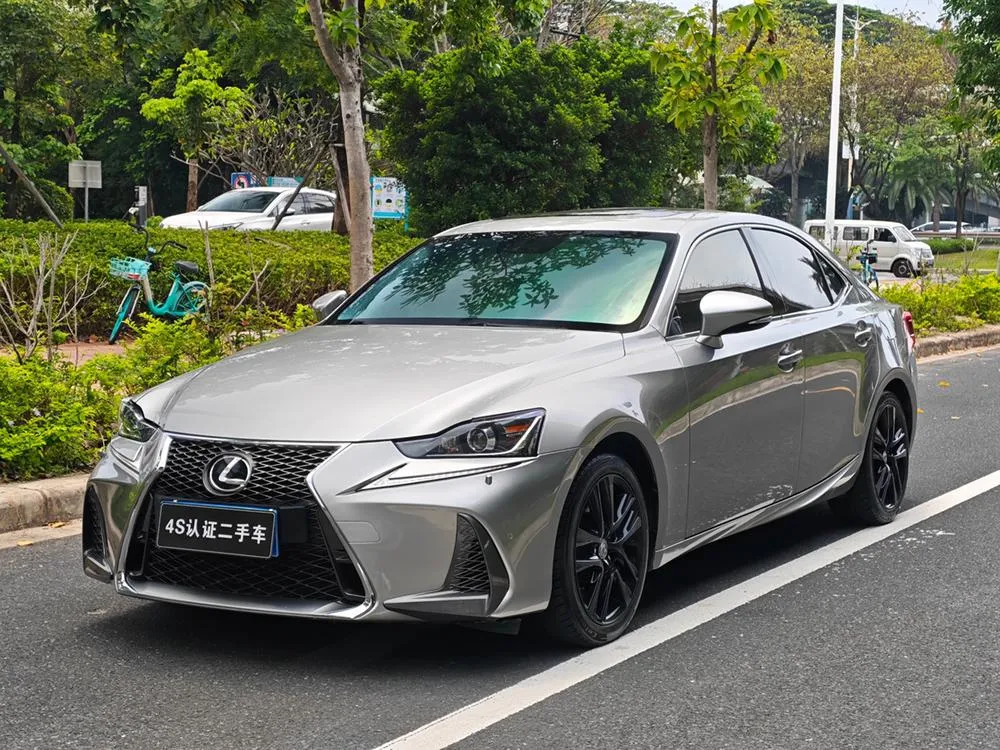 Lexus IS 300 Style Edition, 2017 — фото 1