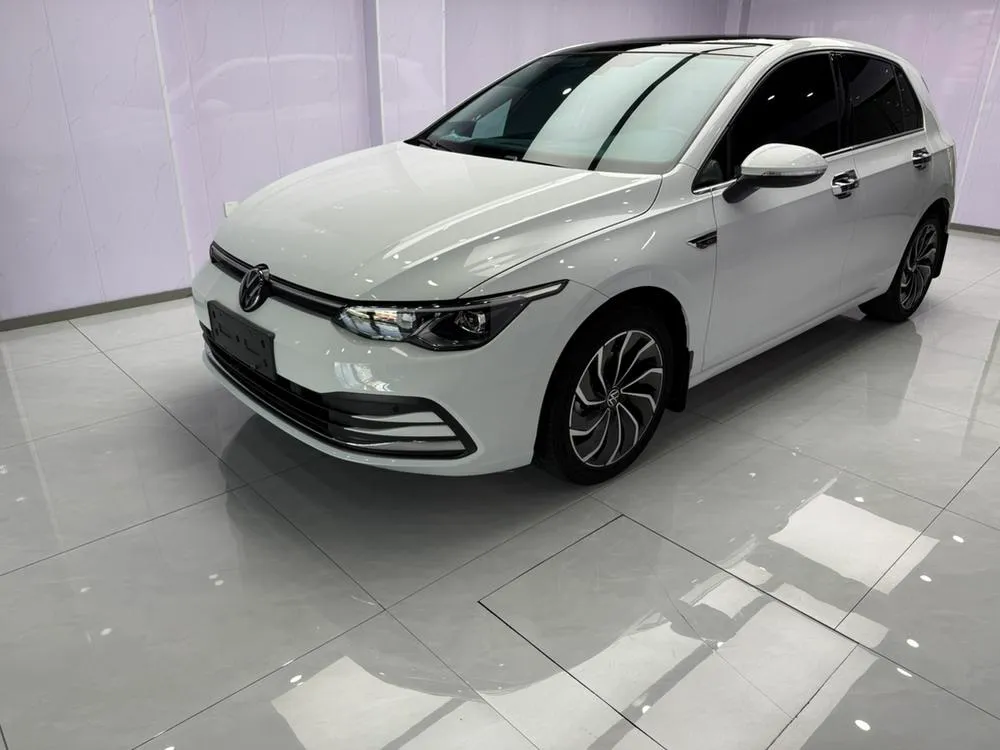 Volkswagen Golf, 2023