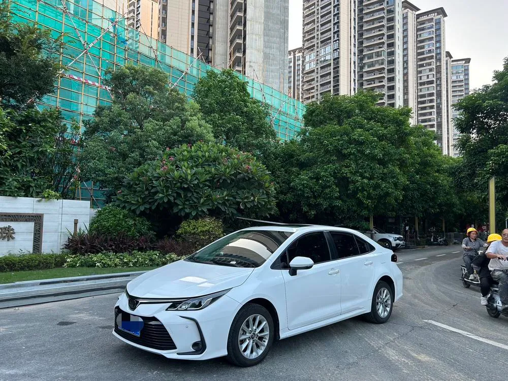 Toyota Corolla 1.2T S-CVT Elite Edition, 2021 — фото 1