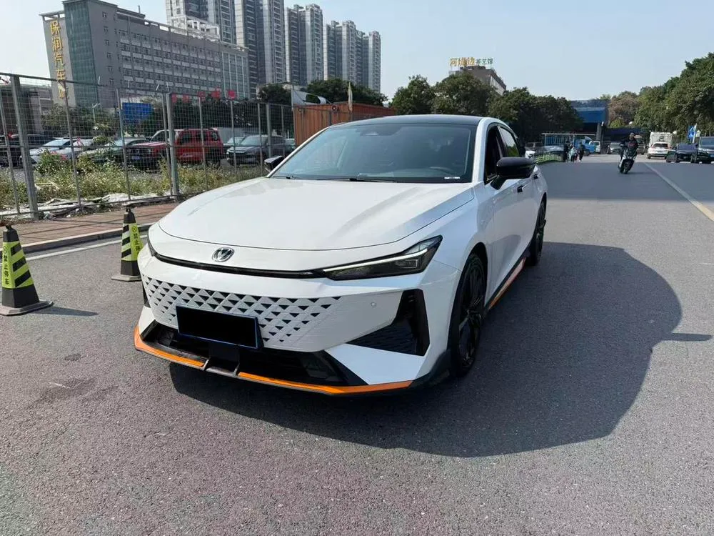 Changan UNI-V 1.5T Premium Sport Version, 2024 — фото 1