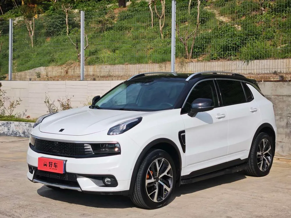 Lynk & Co 01 2.0T 4WD Dynamic Pro Edition, 2017 — фото 1