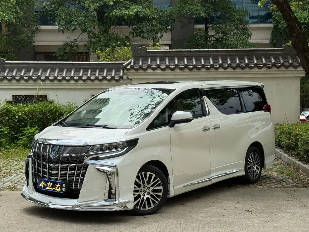 Toyota Alphard, 2015