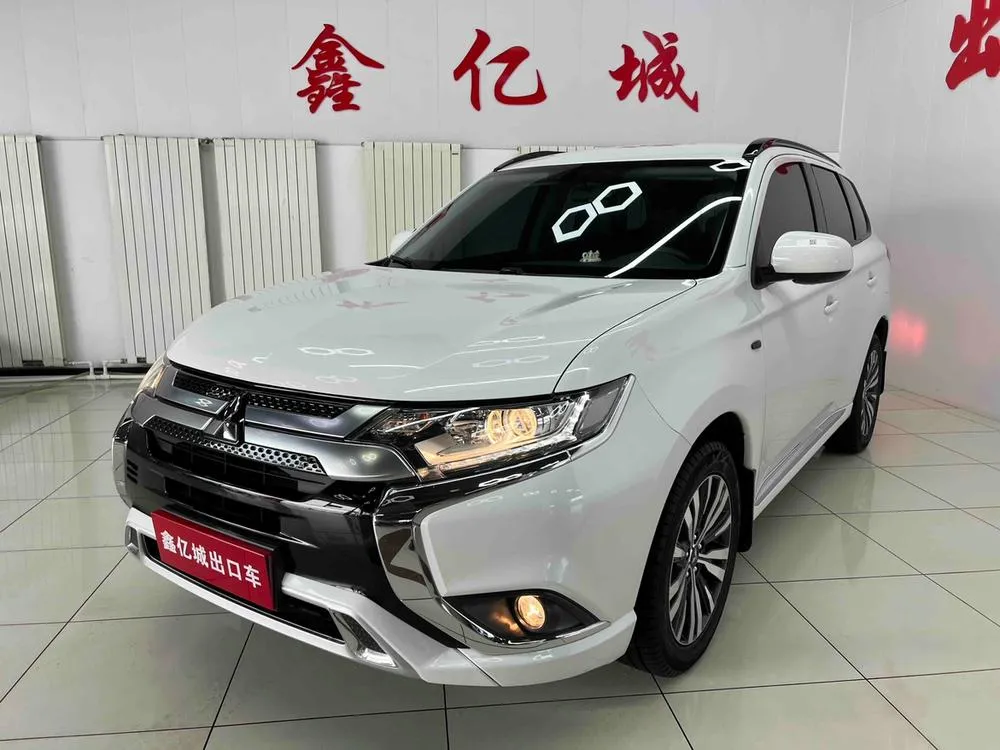 Mitsubishi Outlander Facelift 2.0L 2WD Smooth Edition 5 Seater, 2021 — фото 1