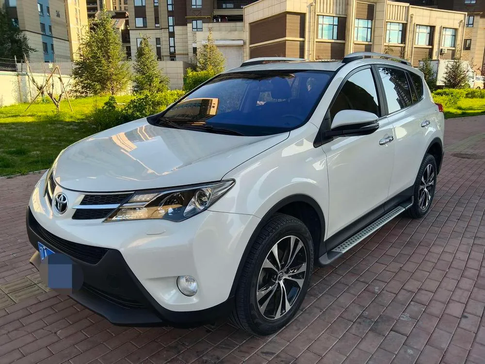 Toyota RAV4 2.5L Auto 4WD Elite Edition, 2015 — фото 1