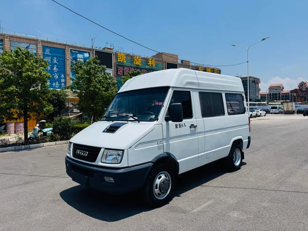 Iveco Daily 2.5T A40 5-6 Seater, 2020 — фото 1