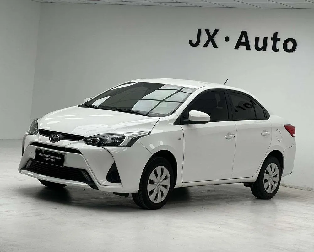 Toyota Yaris L Sedan 1.5L CVT Leading PLUS Edition, 2022 — фото 1