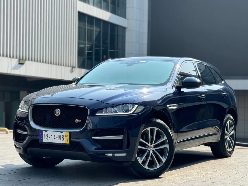 Jaguar F-PACE 2.0T 2WD R-Sport, 2016 — фото 1