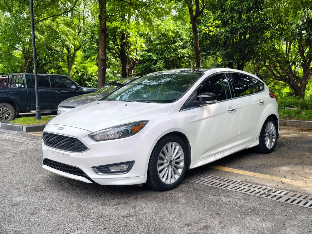 Ford Focus Hatchback EcoBoost 180 Auto Sport Version, 2017 — фото 1