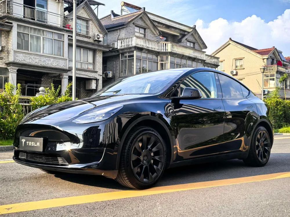 Tesla Model Y, 2022