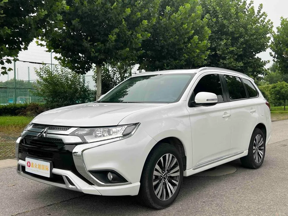 Mitsubishi Outlander Facelift 2.0L 2WD Smooth Edition 5 Seater, 2021 — фото 1