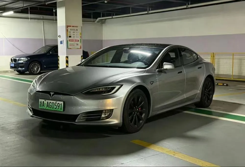 Tesla Model S, 2017
