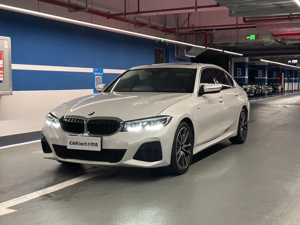 BMW 3-Series, 2022