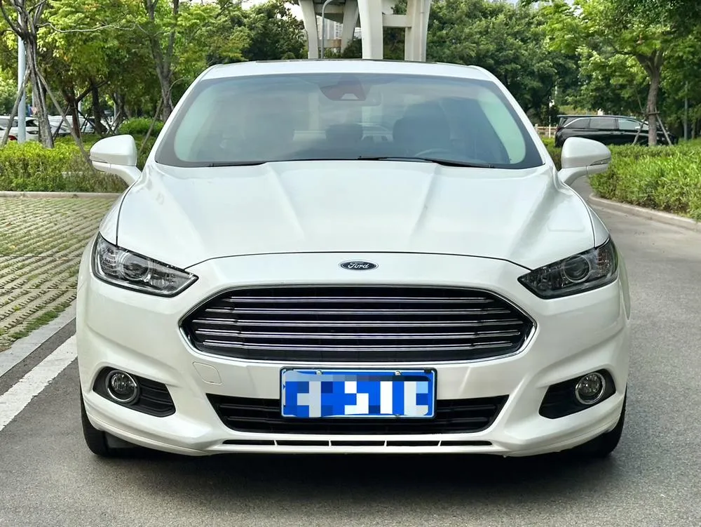 Ford Mondeo 1.5L GTDi180 Fashion Version, 2013 — фото 1