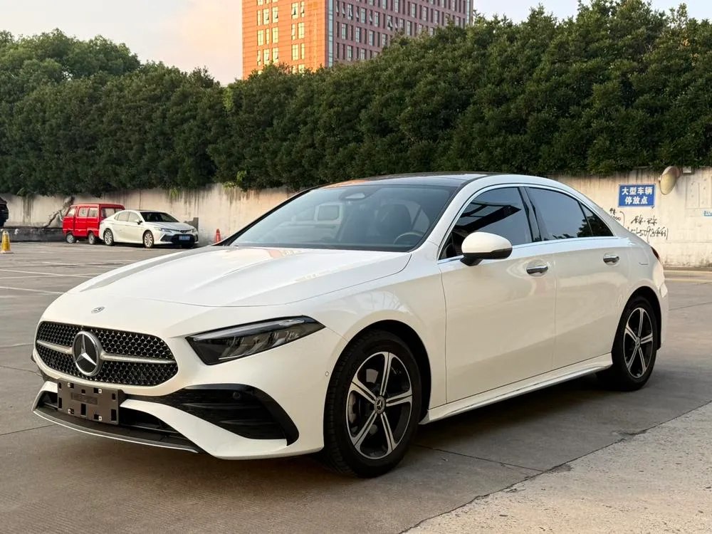 Mercedes-Benz A-Class A 200 L Sport Fashion Edition, 2023 — фото 1