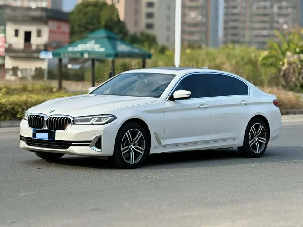 BMW 5-Series, 2022