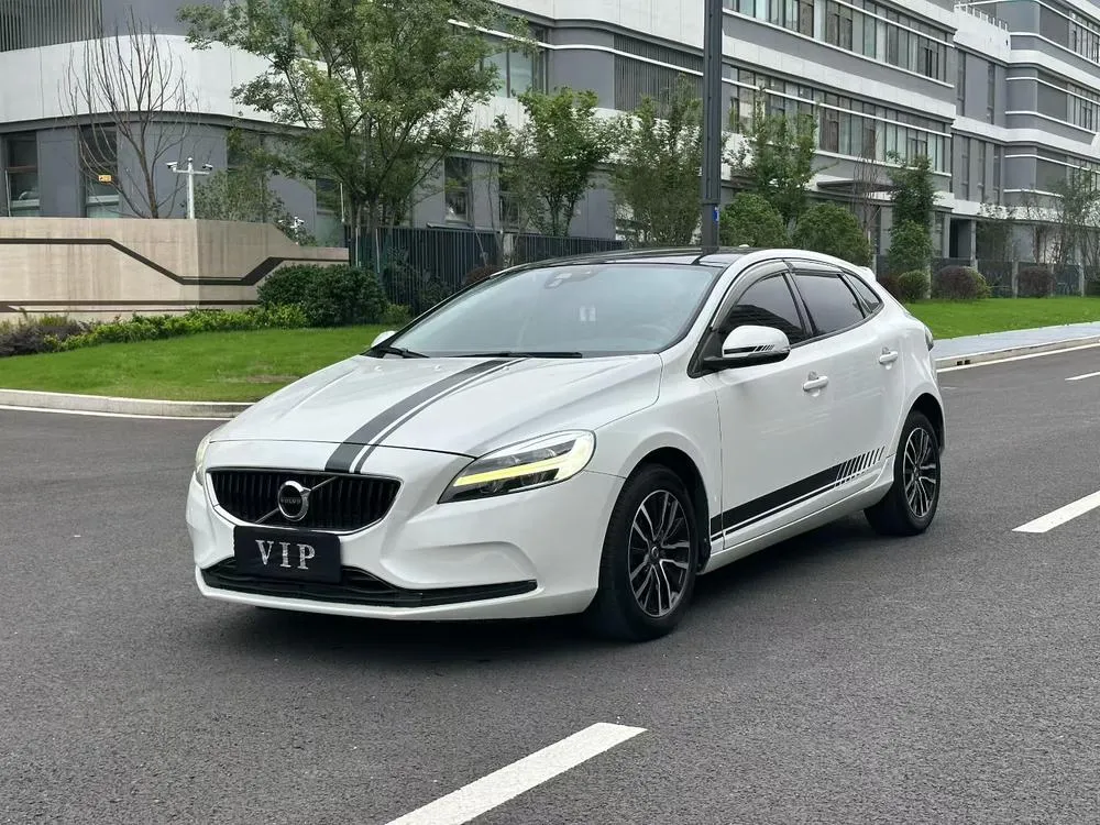 Volvo V40 T3 Edition, 2017 — фото 1