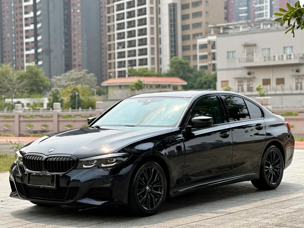 BMW 3-Series, 2022