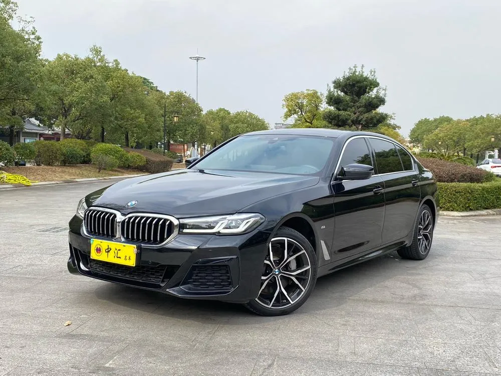 BMW 5-Series, 2022