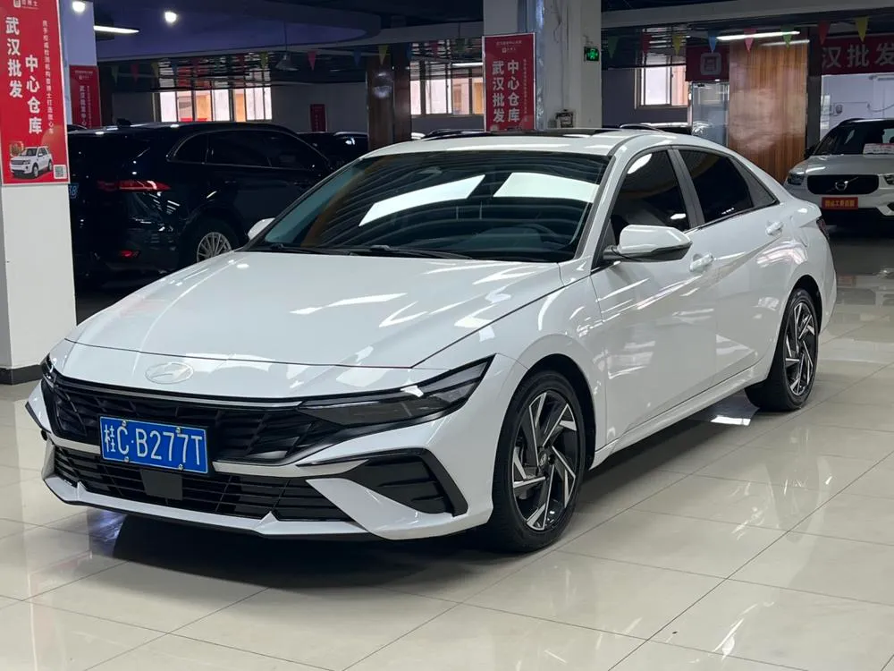 Hyundai Elantra, 2023