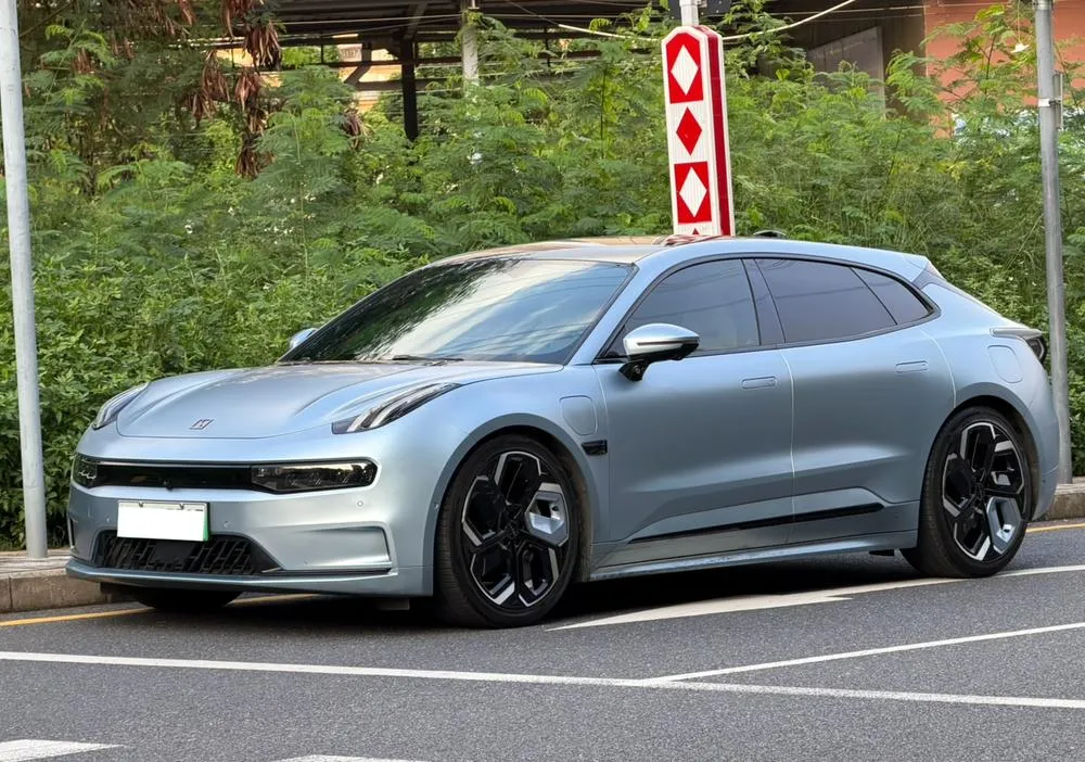 Zeekr 001 Extended Range Dual Motor YOU Edition, 2022 — фото 1