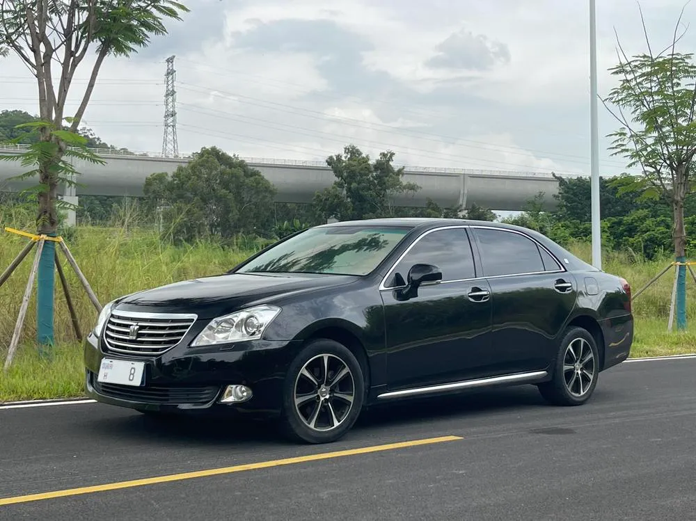 Toyota Crown 3.0L Royal Leather Edition, 2010 — фото 1