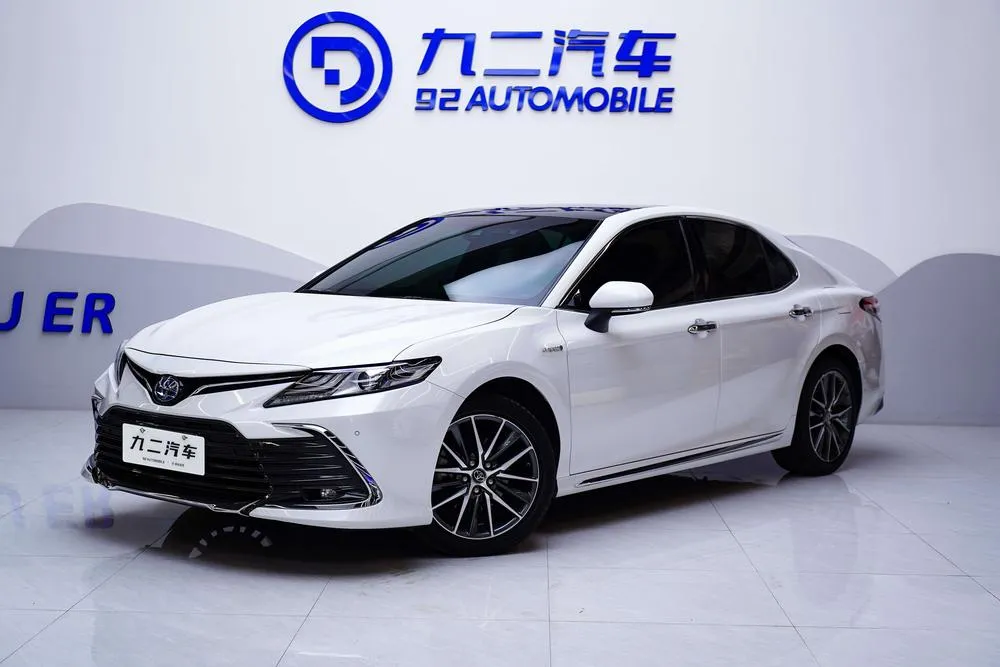Toyota Camry Dual Engine 2.5HG Luxury Edition, 2023 — фото 1