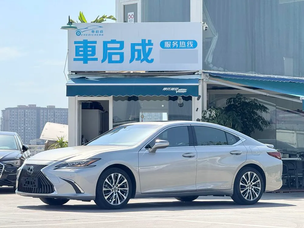 Lexus ES, 2020