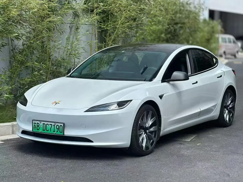 Tesla Model 3 Edition, 2025 — фото 1