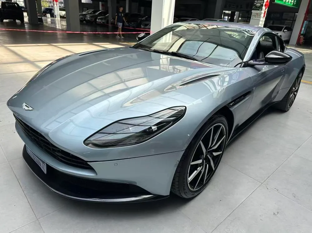 Aston Martin DB11, 2019