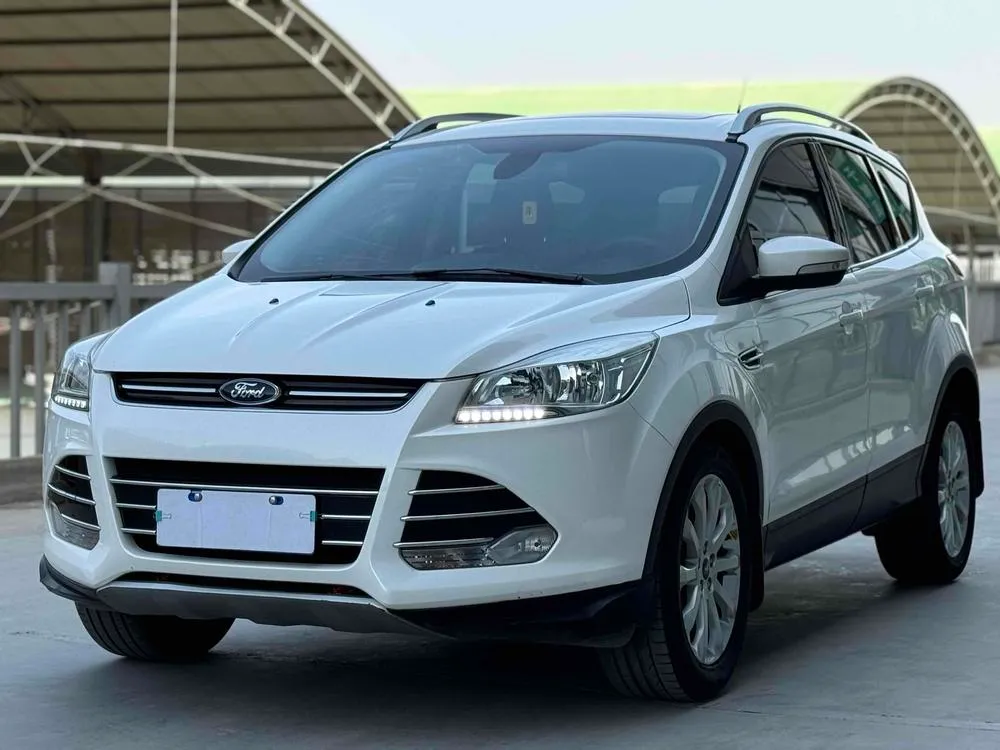 Ford Kuga, 2015