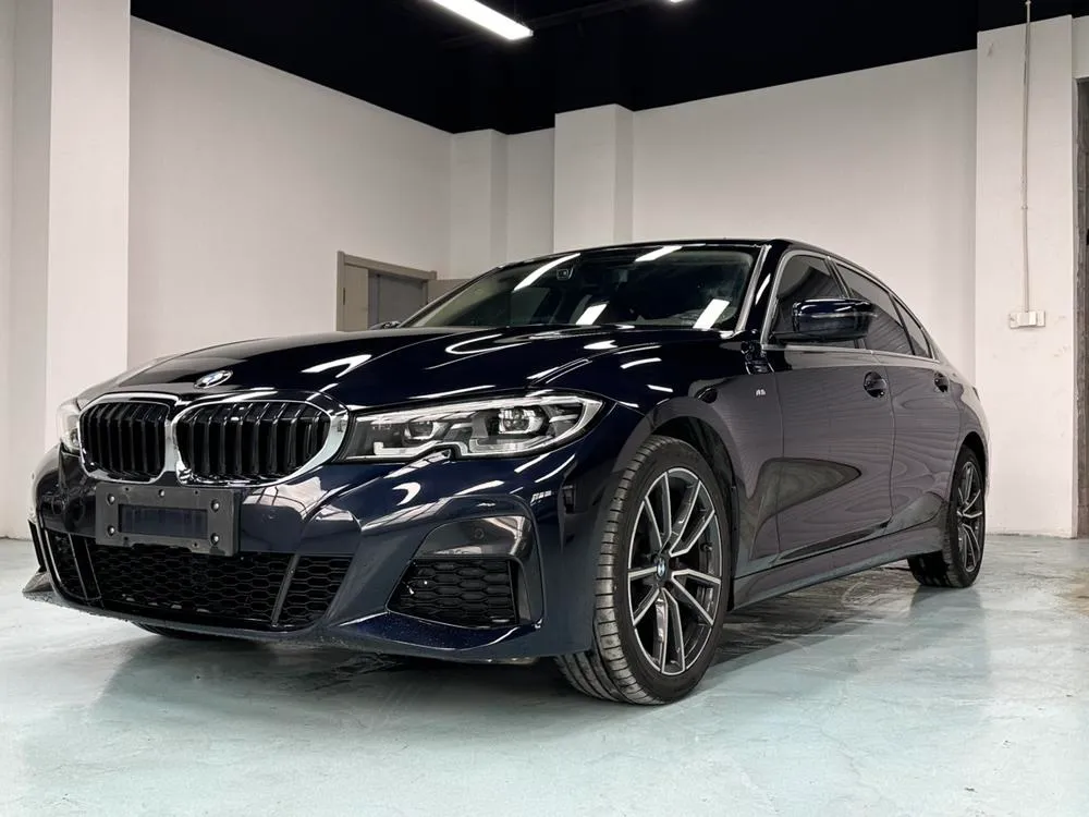 BMW 3-Series, 2022