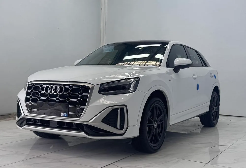 Audi Q2L 35 TFSI Version, 2022 — фото 1