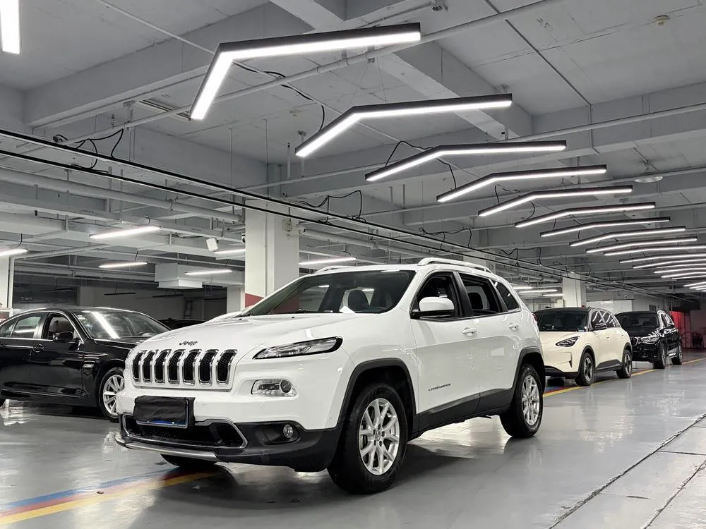 Jeep Cherokee 2.4L Smart Edition, 2016 — фото 1
