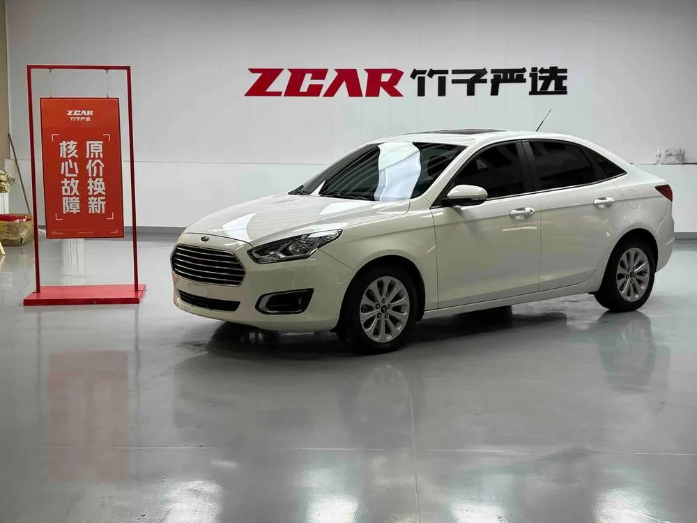 Ford Escort 1.5L Auto Fashion Version, 2015 — фото 1