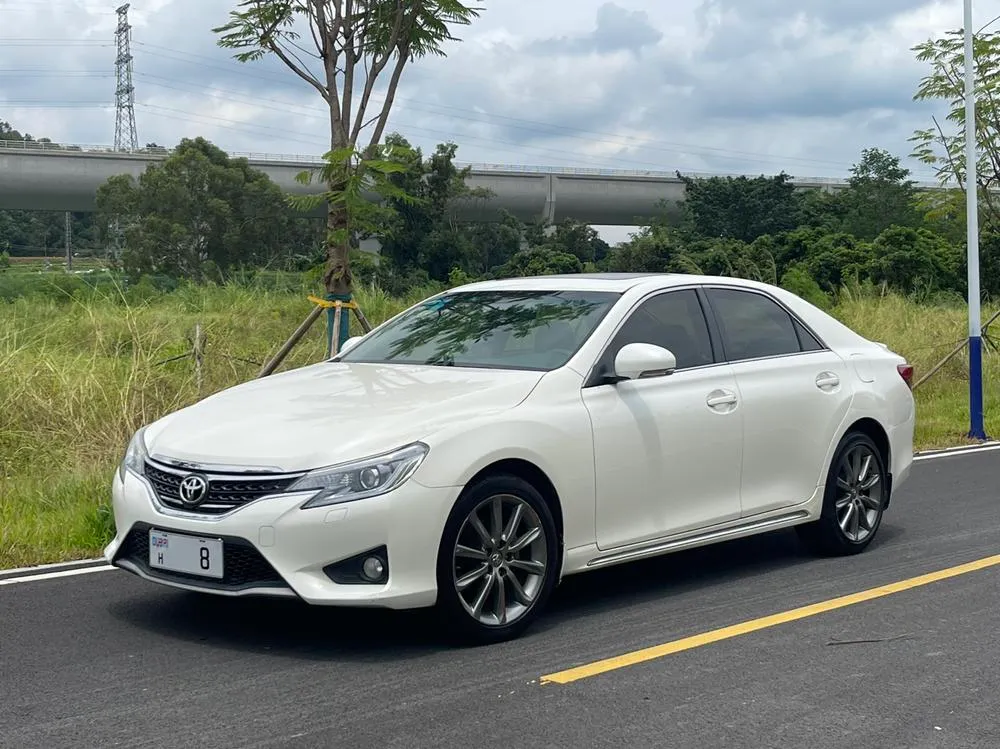 Toyota Reiz 2.5V Style Sharp Edition, 2013 — фото 1