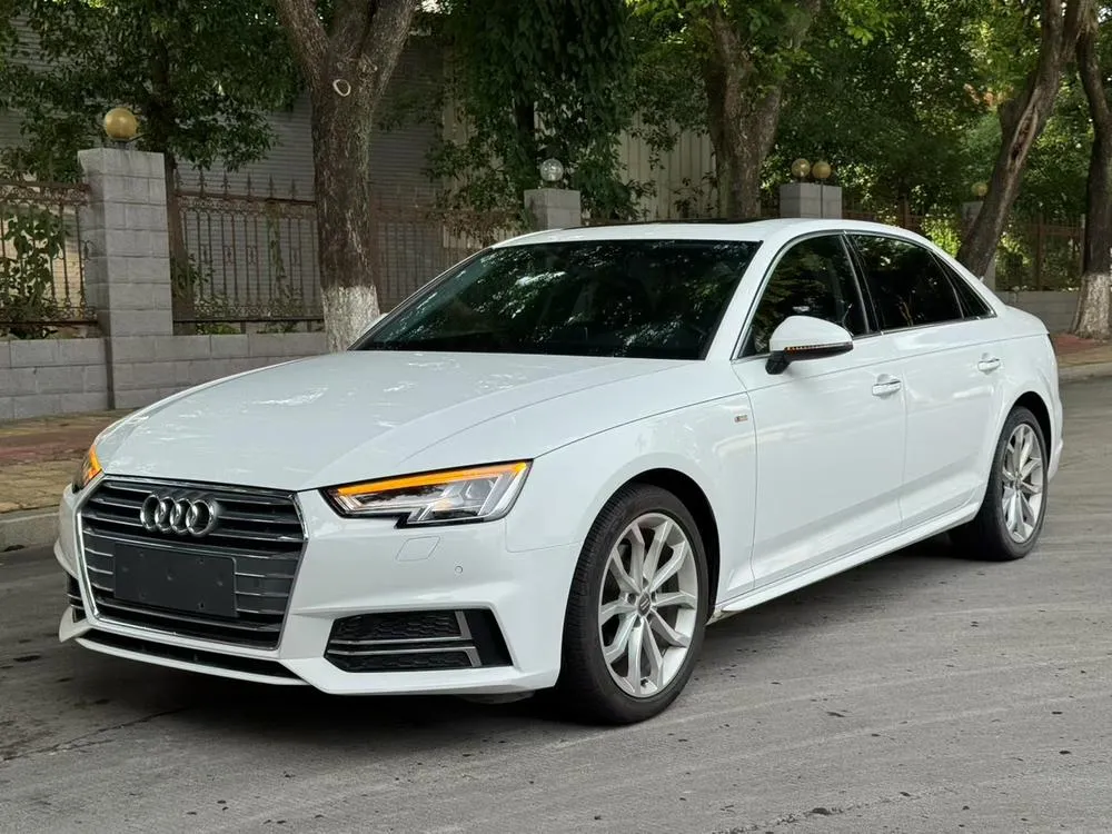 Audi A4L 30 Version 40 TFSI Fashion Version, 2018 — фото 1